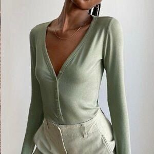 Aritzia Wilfred Free Green Henley